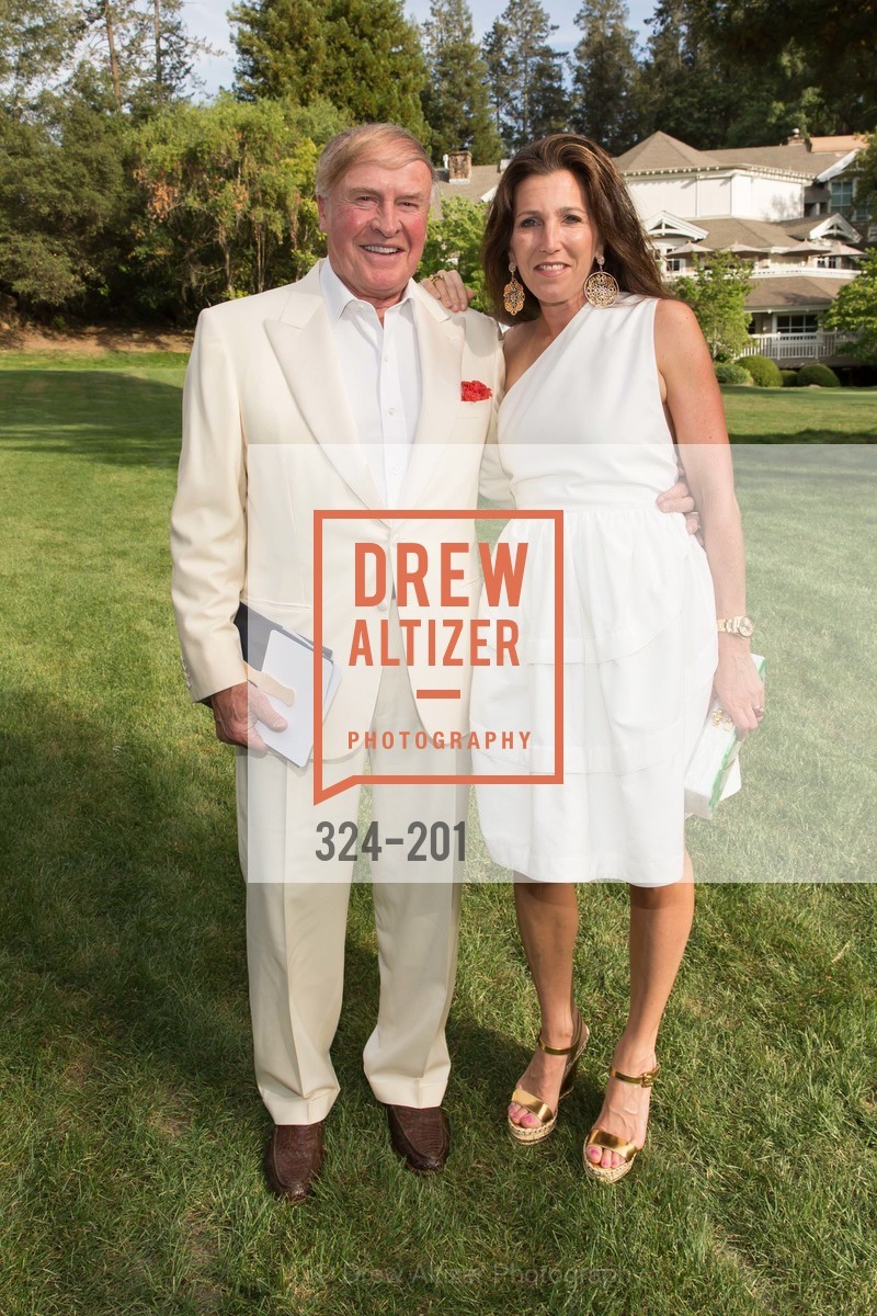 Dick Kramlich, Sloan Barnett, Gucci & Vogue Dinner, Meadowood Napa Valley. Meadowood Napa Valley, . 900 Meadowood Ln, Photo #324-201 Dick Kramlich, Sloan Barnett, Photo #324-201