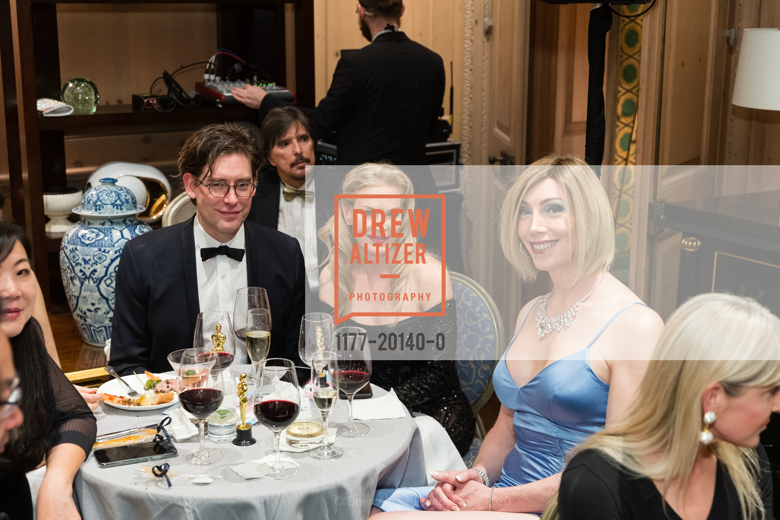 Jordan Deschamps-Braly, Jennifer Fick, Samantha Mason, 5th Annual An Intimate Evening with Oscar, Fairmont Hotel. 950 Mason Street, February 9th, 2020, Photo #1177-20140-0 Jordan Deschamps-Braly, Jennifer Fick, Samantha Mason, Photo #1177-20140-0