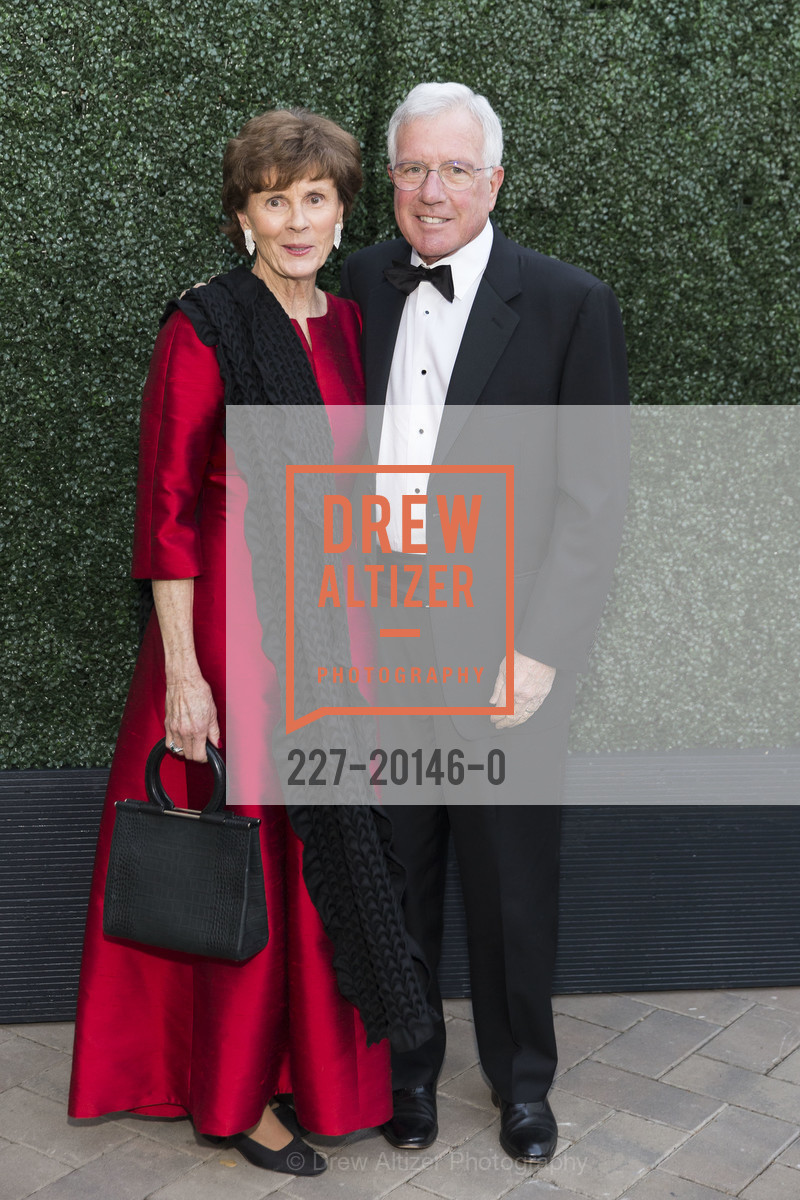 Susan Finocchio, Bob Finocchio, Montalvo Arts Center Hosts One Enchanted Evening Gala 2020, Montalvo Arts Center. 15400 Montalvo Road, Photo #227-20146-0 Susan Finocchio, Bob Finocchio, Photo #227-20146-0