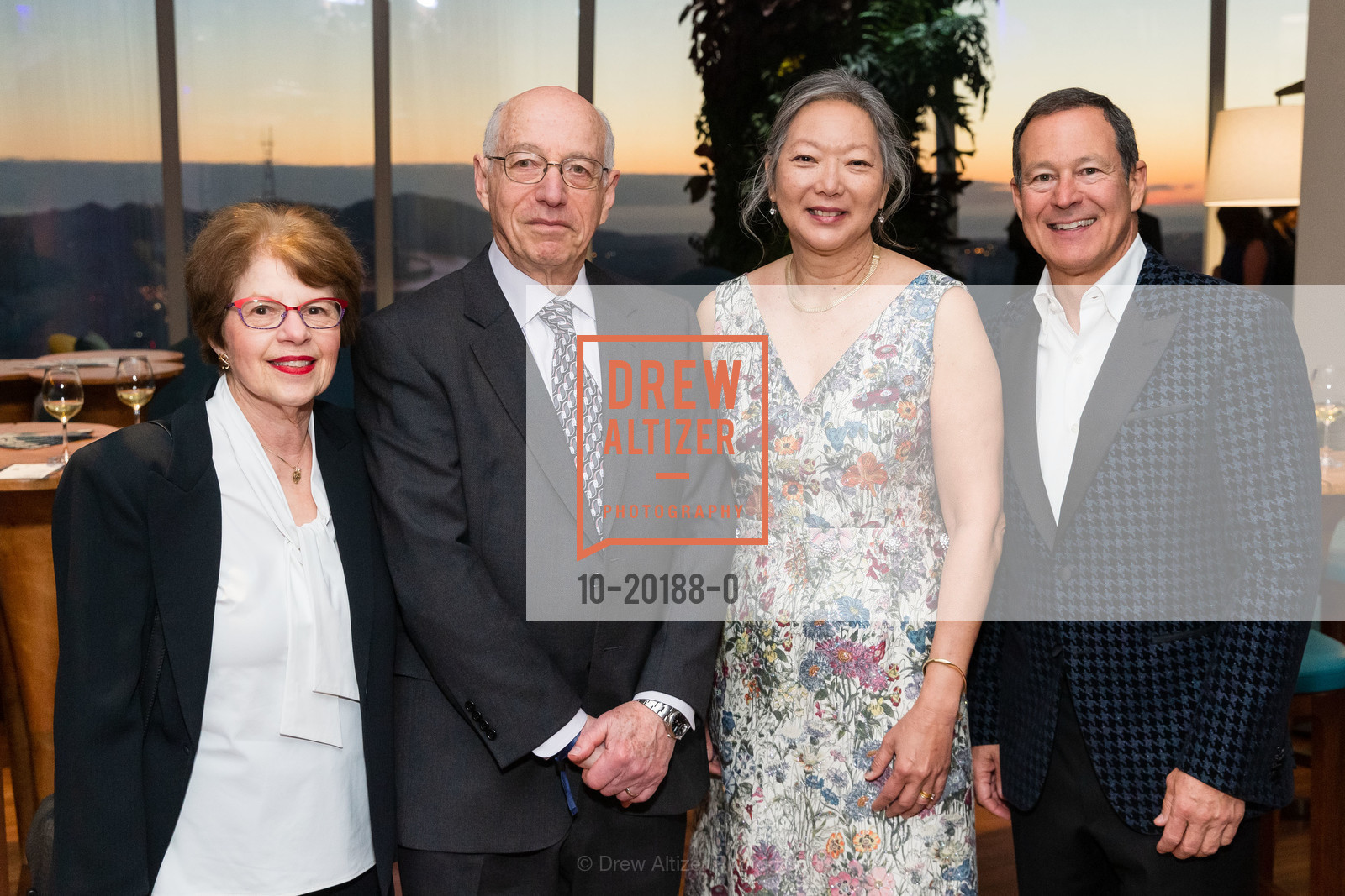 Ellen Levin, Victor Levin, Susan Chang, Alan Dabbiere, UCSF Brain Tumor Center 50th Anniversary Gala 2020, Salesforce Tower, 61st Floor. 415 Mission. St, Photo #10-20188-0 Ellen Levin, Victor Levin, Susan Chang, Alan Dabbiere, Photo #10-20188-0