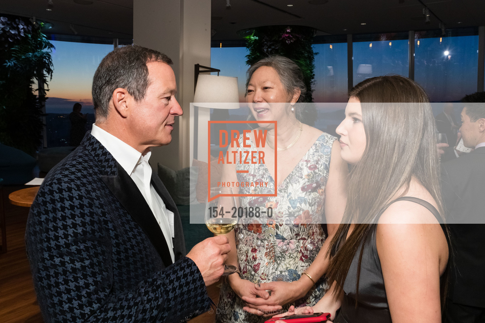 Alan Dabbiere, Susan Chang, Constance Dabbiere, UCSF Brain Tumor Center 50th Anniversary Gala 2020, Salesforce Tower, 61st Floor. 415 Mission. St, Photo #154-20188-0 Alan Dabbiere, Susan Chang, Constance Dabbiere, Photo #154-20188-0