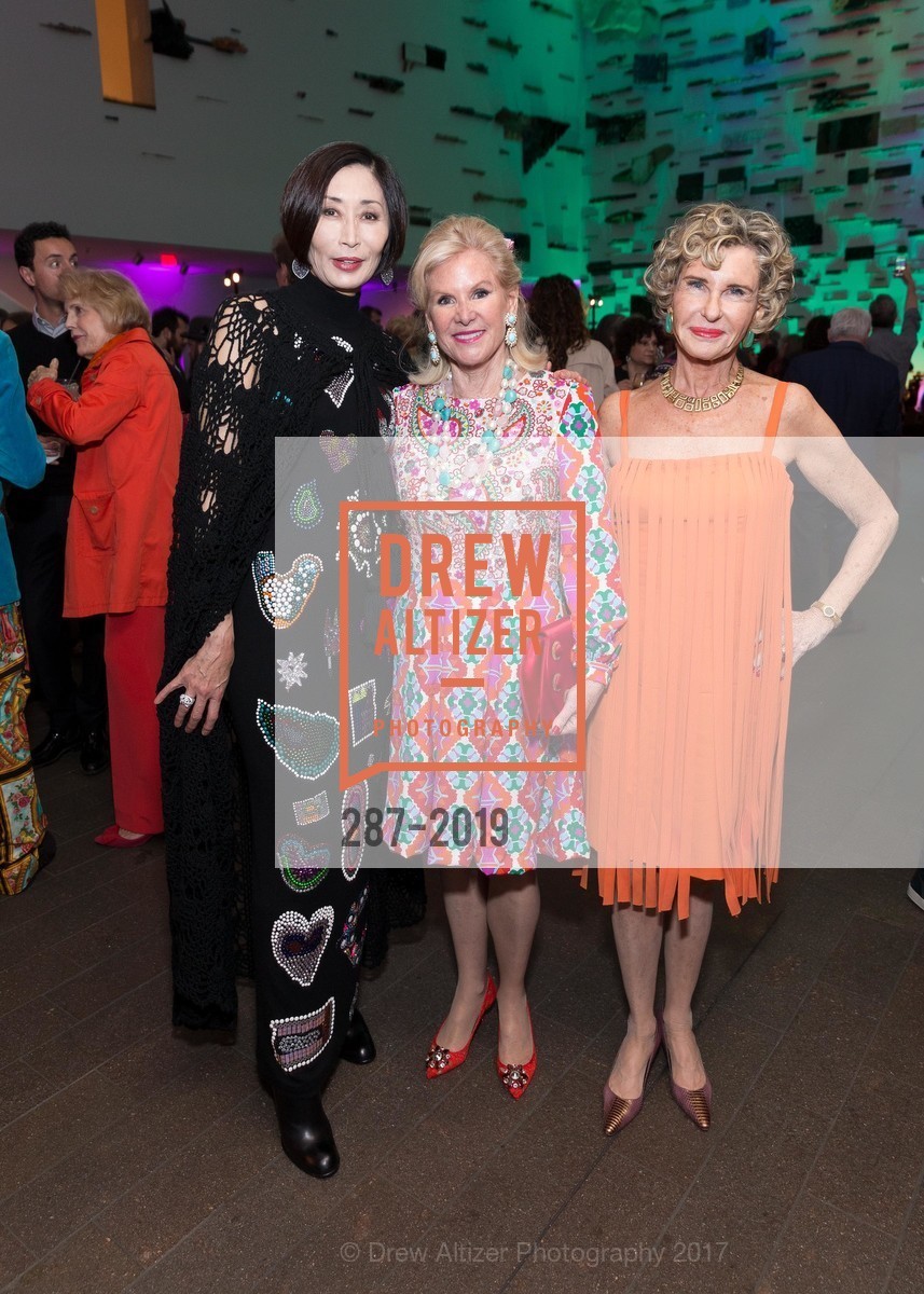 Yurie Pascarella, Dede Wilsey, Lucy Hamilton, The Summer of Love Experience Donor Reception, de Young Museum, April 6th, 2017, Photo #287-2019 Yurie Pascarella, Dede Wilsey, Lucy Hamilton, Photo #287-2019