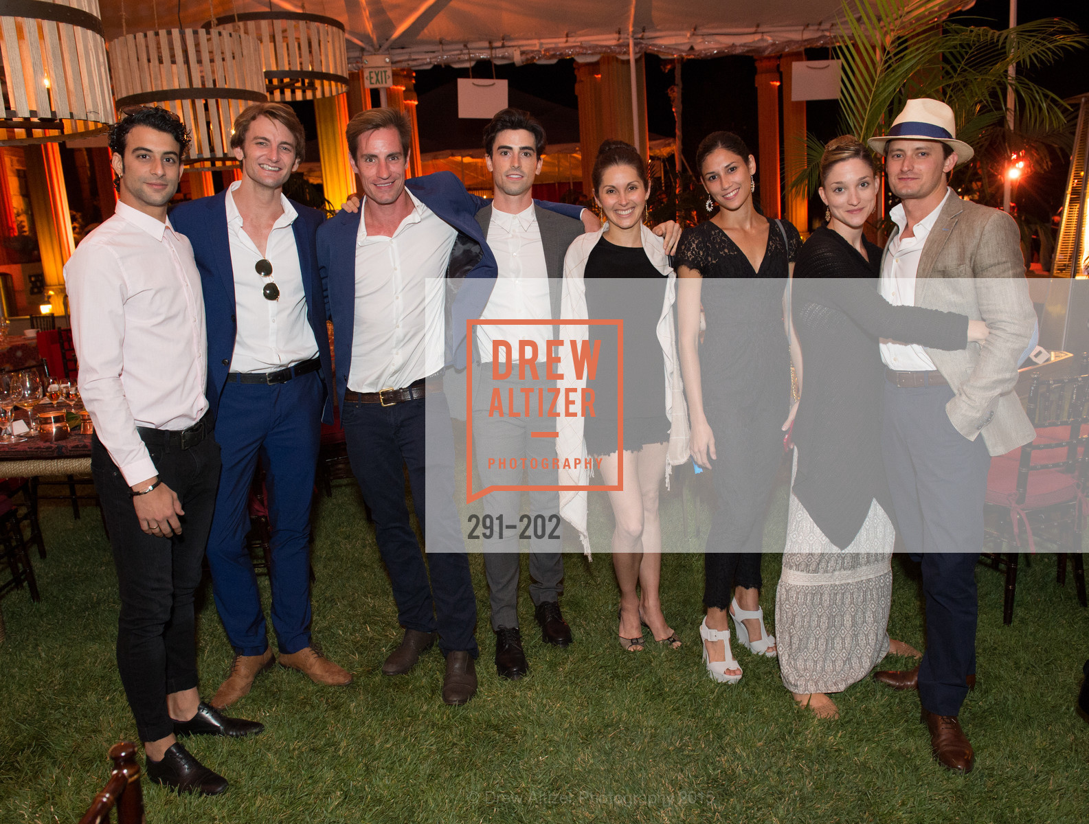 Aaron Robison, Andrew Veyette, Joseph Walsh, Lauren Strongin, Ashley Bowder, Matthew Bledsoe, Gucci & Vogue Dinner, Darioush Winery. Darioush Winery, . 4240 Silverado Trail, July 24th, 2015, Photo #291-202 Aaron Robison, Andrew Veyette, Joseph Walsh, Lauren Strongin, Ashley Bowder, Matthew Bledsoe, Photo #291-202