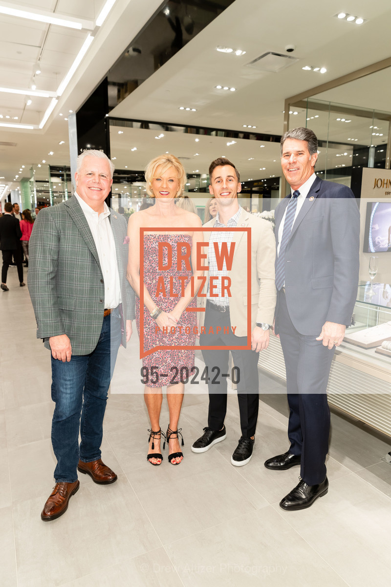 Robert Fischbach, Tina Bono, Austin Fleishour, Steve Bono, Bloomingdale's "Meet Me at the Fair" Event 2020, Bloomingdale's at Westfield Valley Fair. 2847 Stevens Creek Boulevard, Photo #95-20242-0 Robert Fischbach, Tina Bono, Austin Fleishour, Steve Bono, Photo #95-20242-0