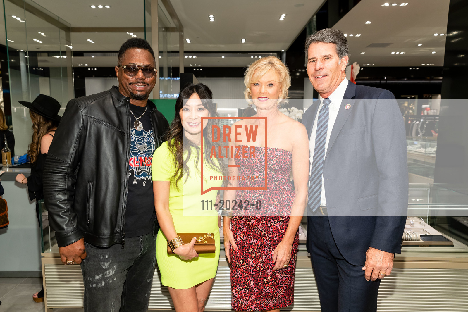 Ricky Watters, Catherina Watters, Tina Bono, Steve Bono, Bloomingdale's "Meet Me at the Fair" Event 2020, Bloomingdale's at Westfield Valley Fair. 2847 Stevens Creek Boulevard, Photo #111-20242-0 Ricky Watters, Catherina Watters, Tina Bono, Steve Bono, Photo #111-20242-0
