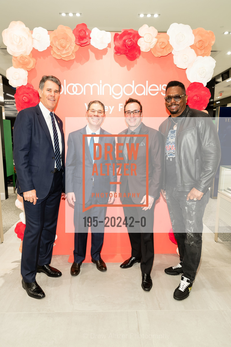 Steve Bono, Tony Spring, Frank Berman, Ricky Watters, Bloomingdale's "Meet Me at the Fair" Event 2020, Bloomingdale's at Westfield Valley Fair. 2847 Stevens Creek Boulevard, Photo #195-20242-0 Steve Bono, Tony Spring, Frank Berman, Ricky Watters, Photo #195-20242-0