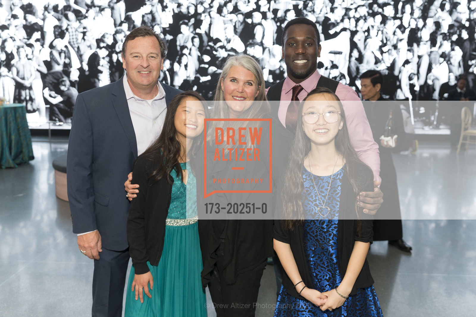 Drew Roth, Andie Sue Roth, Barbie Roth, Eric Fisher, Kaysie Li Roth, Challenged Athlete's Foundation Annual Gala, SFMOMA. 155 3rd Street, March 4th, 2020, Photo #173-20251-0 Drew Roth, Andie Sue Roth, Barbie Roth, Eric Fisher, Kaysie Li Roth, Photo #173-20251-0