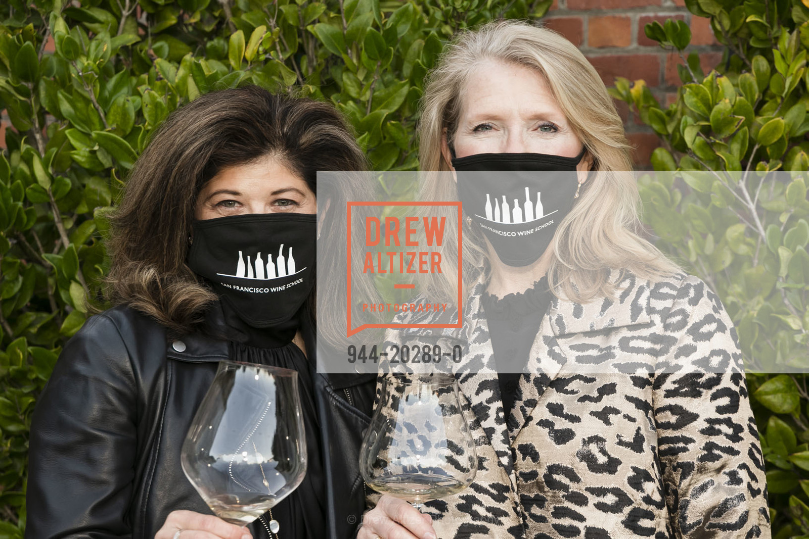 Teresa Backman, Sue Kumli, Photo #944-20289-0