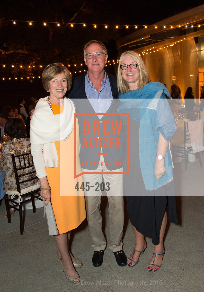 Pam Kramlich, Cab Gilbreath, Suzanne Deal Booth, Gucci & Vogue Dinner, Odette Estate. Odette Estate, . 5998 Silverado Trail, July 26th, 2015, Photo #445-203 Pam Kramlich, Cab Gilbreath, Suzanne Deal Booth, Photo #445-203