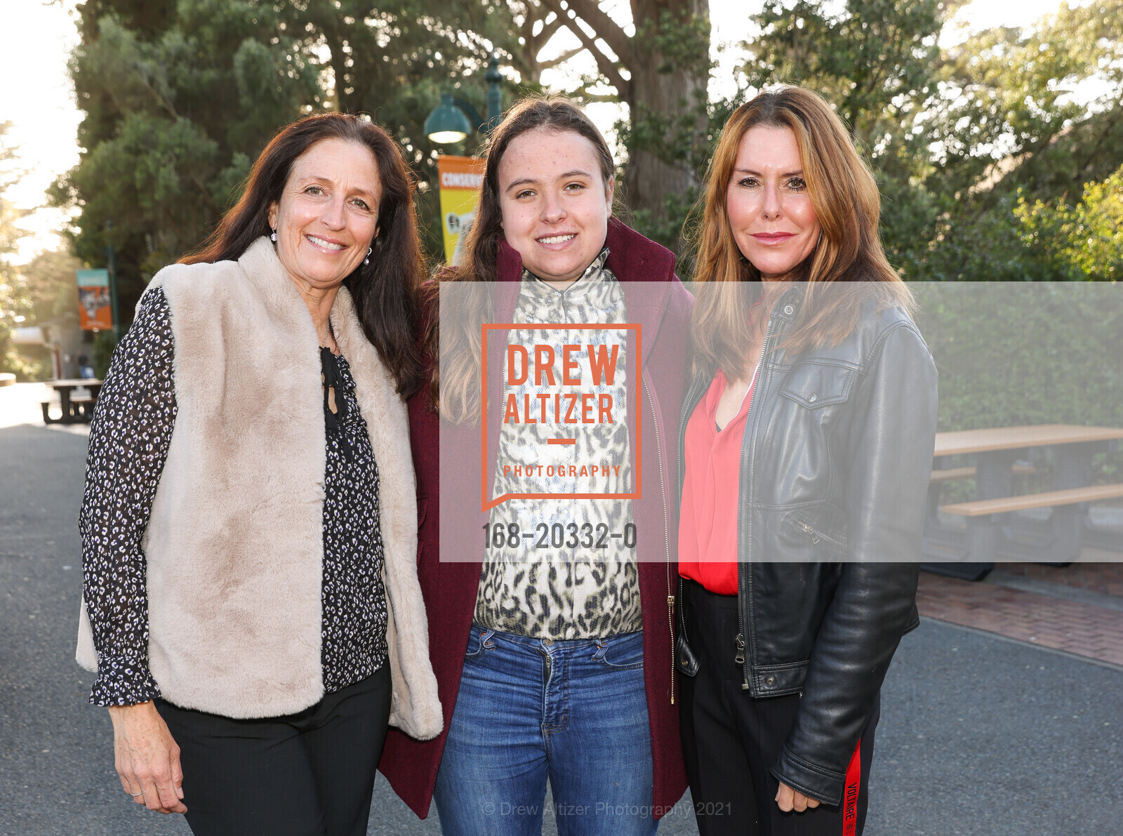 Kristen McCarthy, Avery Peterson, Yvonne Michael, Photo #168-20332-0
