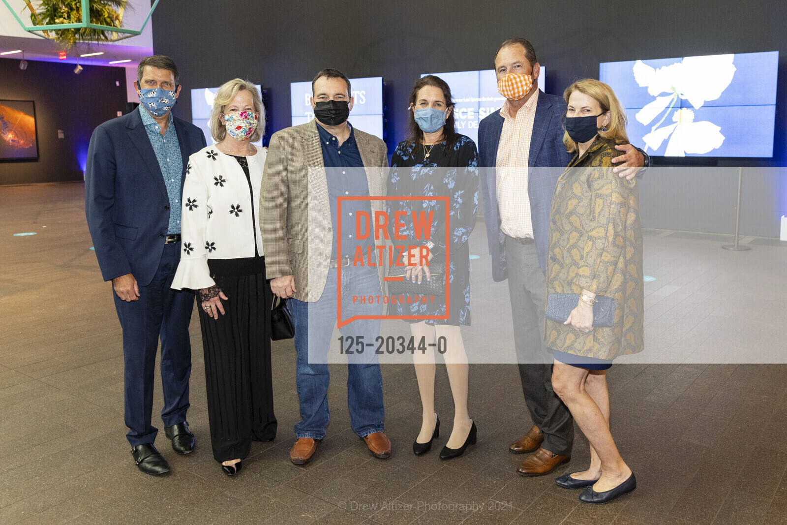 Ed Poole, Lynn Poole, Jeff Morris, Lori Marshall, Steve Ashley, Julie Ashley, Bouquets to Art 2021, de Young Museum, June 7th, 2021, Photo #125-20344-0 Ed Poole, Lynn Poole, Jeff Morris, Lori Marshall, Steve Ashley, Julie Ashley, Photo #125-20344-0