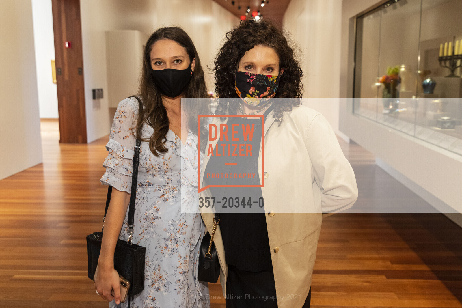 Ali Heston, Michelle Heston, Bouquets to Art 2021, de Young Museum, June 7th, 2021, Photo #357-20344-0 Ali Heston, Michelle Heston, Photo #357-20344-0