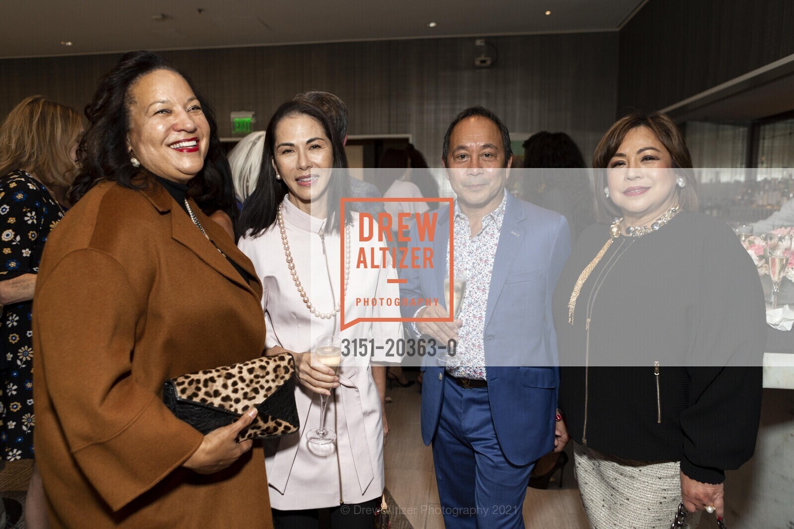 Karen Clopton, Barbara Lee SyCip, Ray Manzano, Mitzi Manzano, Neiman Marcus hosts Haute Living Launch Cocktail Party 2021, Neiman Marcus. 150 Stockton St, July 13th, 2021, Photo #3151-20363-0 Karen Clopton, Barbara Lee SyCip, Ray Manzano, Mitzi Manzano, Photo #3151-20363-0