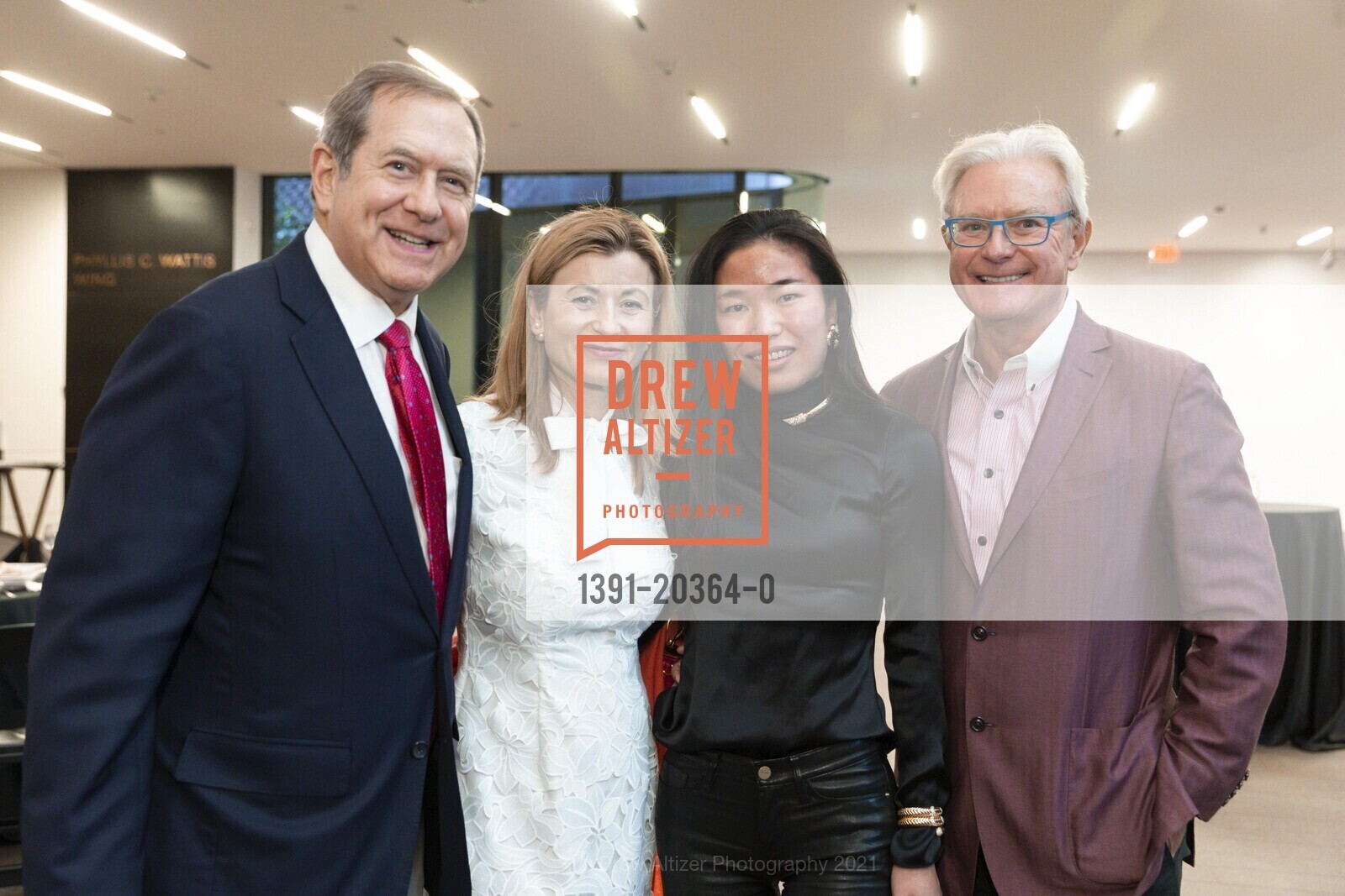 Jordan Schnitzer, Renata Daranow, Ella Qing Hou, Sandy Miller, Hung Liu: Golden Gate (金門)" Opening Preview 2021, de Young Museum. 50 Hagiwara Tea Garden Dr, July 14th, 2021, Photo #1391-20364-0 Jordan Schnitzer, Renata Daranow, Ella Qing Hou, Sandy Miller, Photo #1391-20364-0