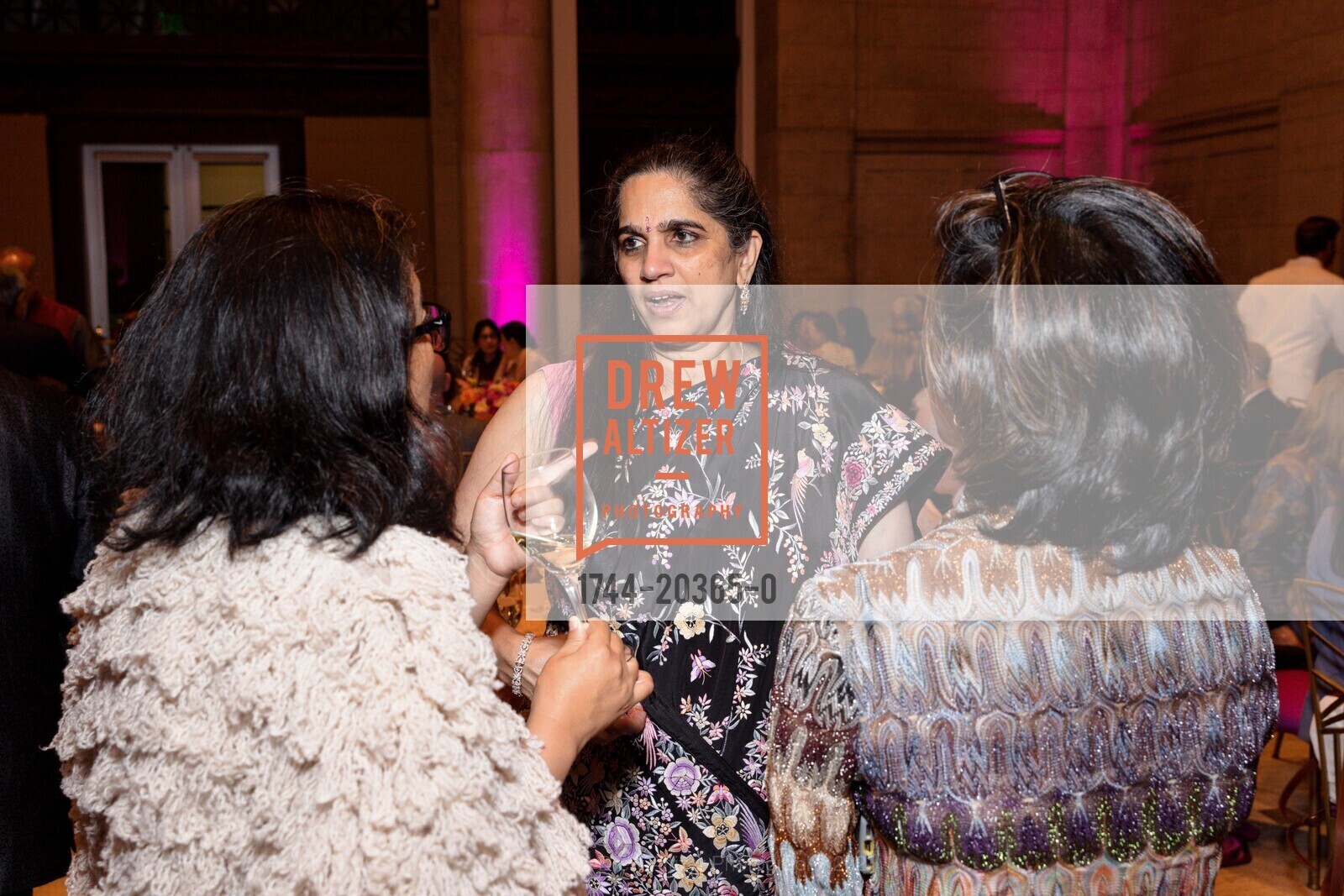 Abby Chen, Vijay Shriram, Rosina Sun, Asian Art Museum Gala 2021, Asian Museum of Art. 200 Larkin St, July 15th, 2021, Photo #1744-20365-0 Abby Chen, Vijay Shriram, Rosina Sun, Photo #1744-20365-0