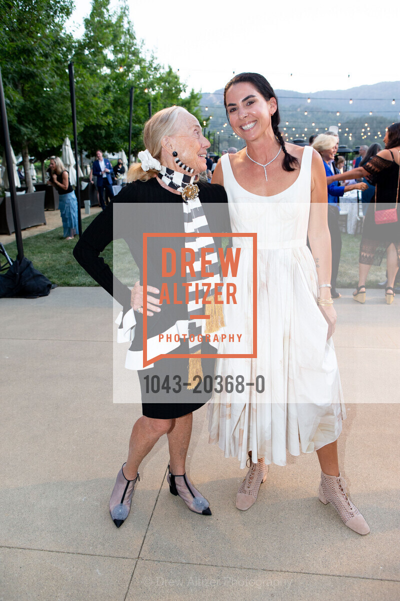 Malin Giddings, Maria Torres, Photo #1043-20368-0