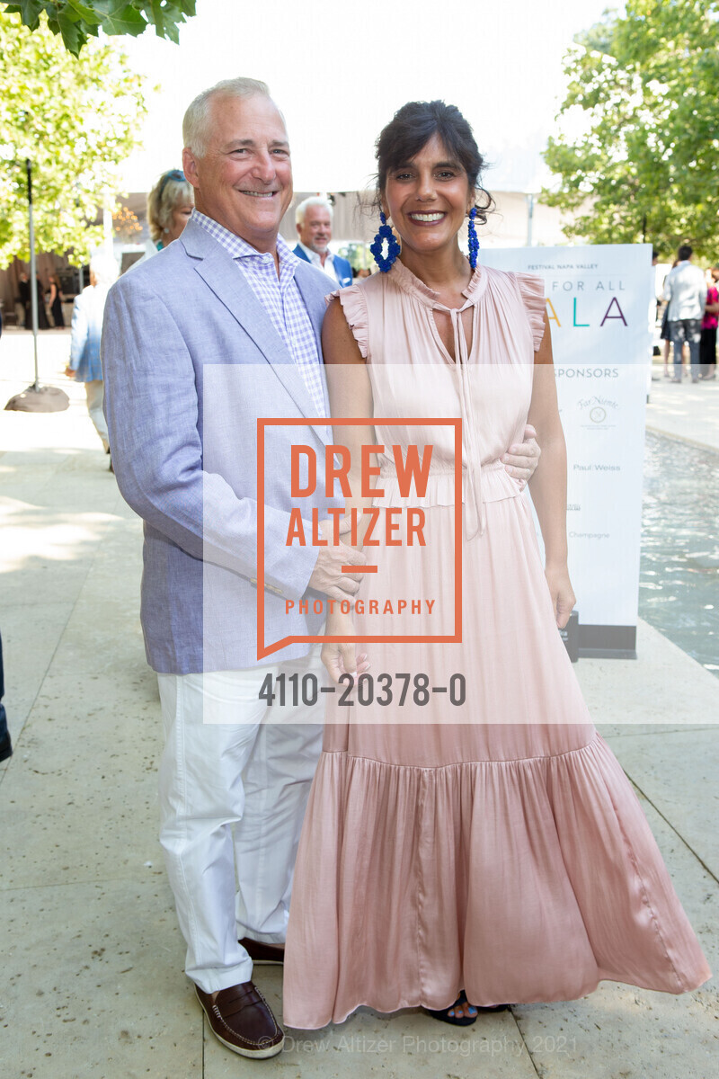Tom French, Renee Marcello, Arts for All Gala featuring Jennifer Hudson - Festival Napa Valley 2021, Nickel & Nickel. 8164 St. Helena Hwy, July 18th, 2021, Photo #4110-20378-0 Tom French, Renee Marcello, Photo #4110-20378-0