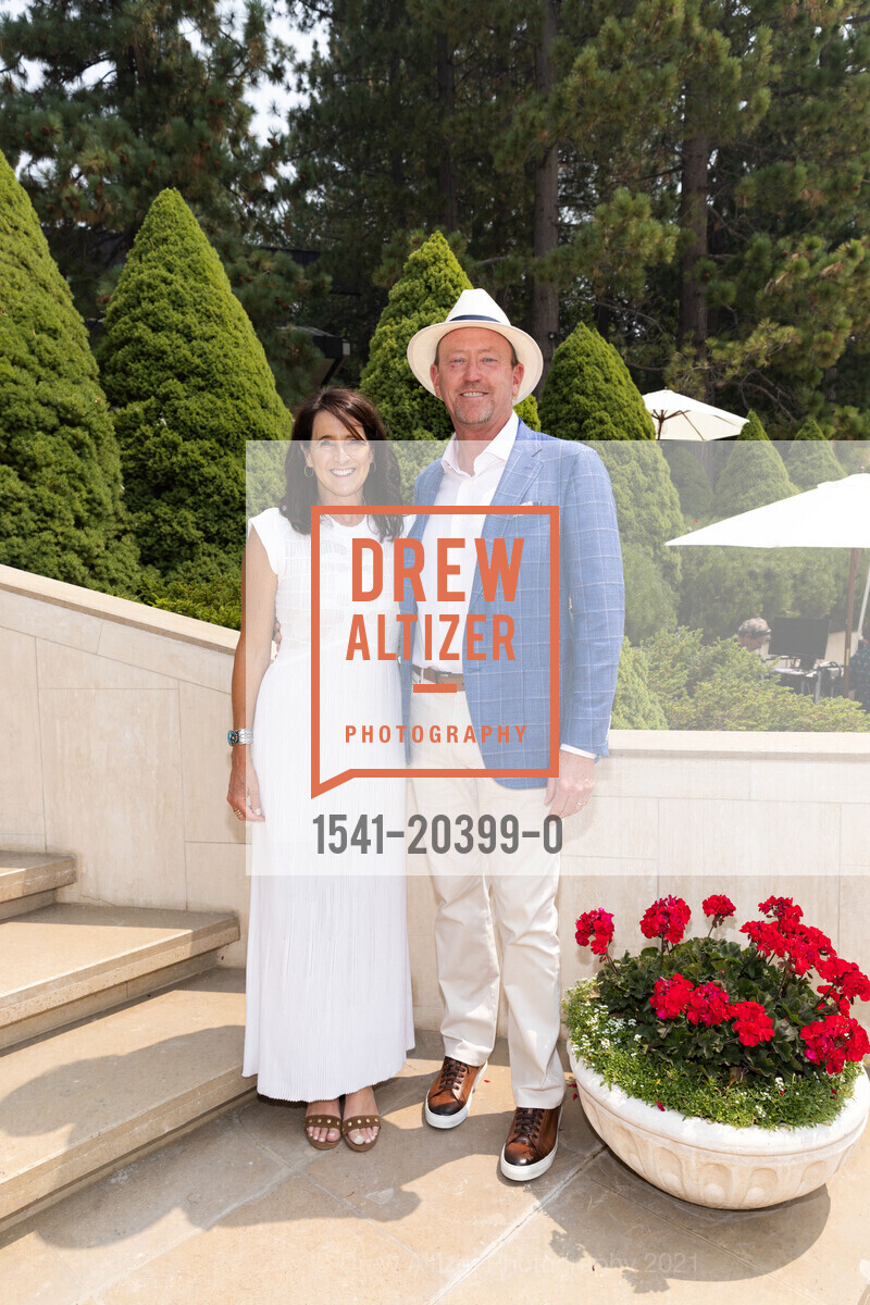 Katherine Boyle, Rich Boyle, Saks Fifth Avenue & Oscar de la Renta Fashion Show Benefiting the League to Save Lake Tahoe, Private Residence, August 7th, 2021, Photo #1541-20399-0 Katherine Boyle, Rich Boyle, Photo #1541-20399-0