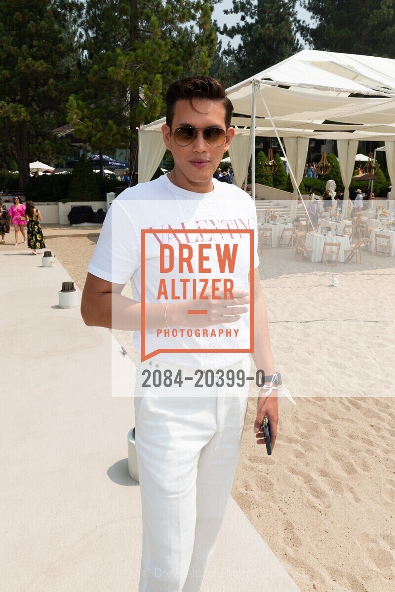 Luis Miguel Yupanqui, Saks Fifth Avenue & Oscar de la Renta Fashion Show Benefiting the League to Save Lake Tahoe, Private Residence, August 7th, 2021, Photo #2084-20399-0 Luis Miguel Yupanqui, Photo #2084-20399-0