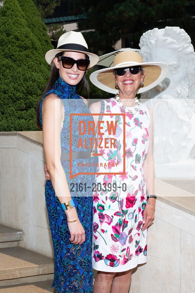 Katie O'Neill, Darice O'Neill, Saks Fifth Avenue & Oscar de la Renta Fashion Show Benefiting the League to Save Lake Tahoe, Private Residence, August 7th, 2021, Photo #2161-20399-0 Katie O'Neill, Darice O'Neill, Photo #2161-20399-0