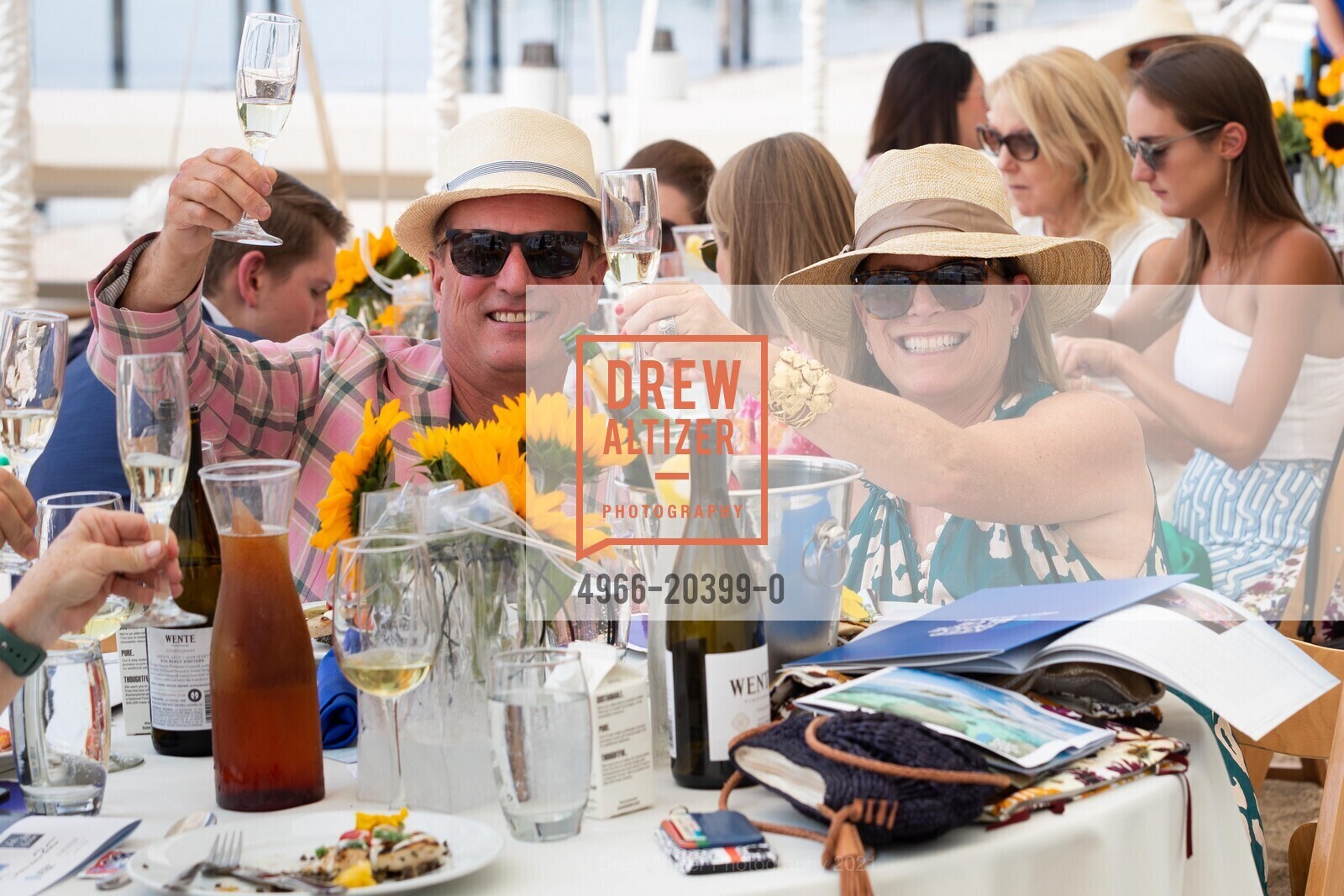 Scott Drummond, Julie Drummond, Saks Fifth Avenue & Oscar de la Renta Fashion Show Benefiting the League to Save Lake Tahoe, Private Residence, August 7th, 2021, Photo #4966-20399-0 Scott Drummond, Julie Drummond, Photo #4966-20399-0
