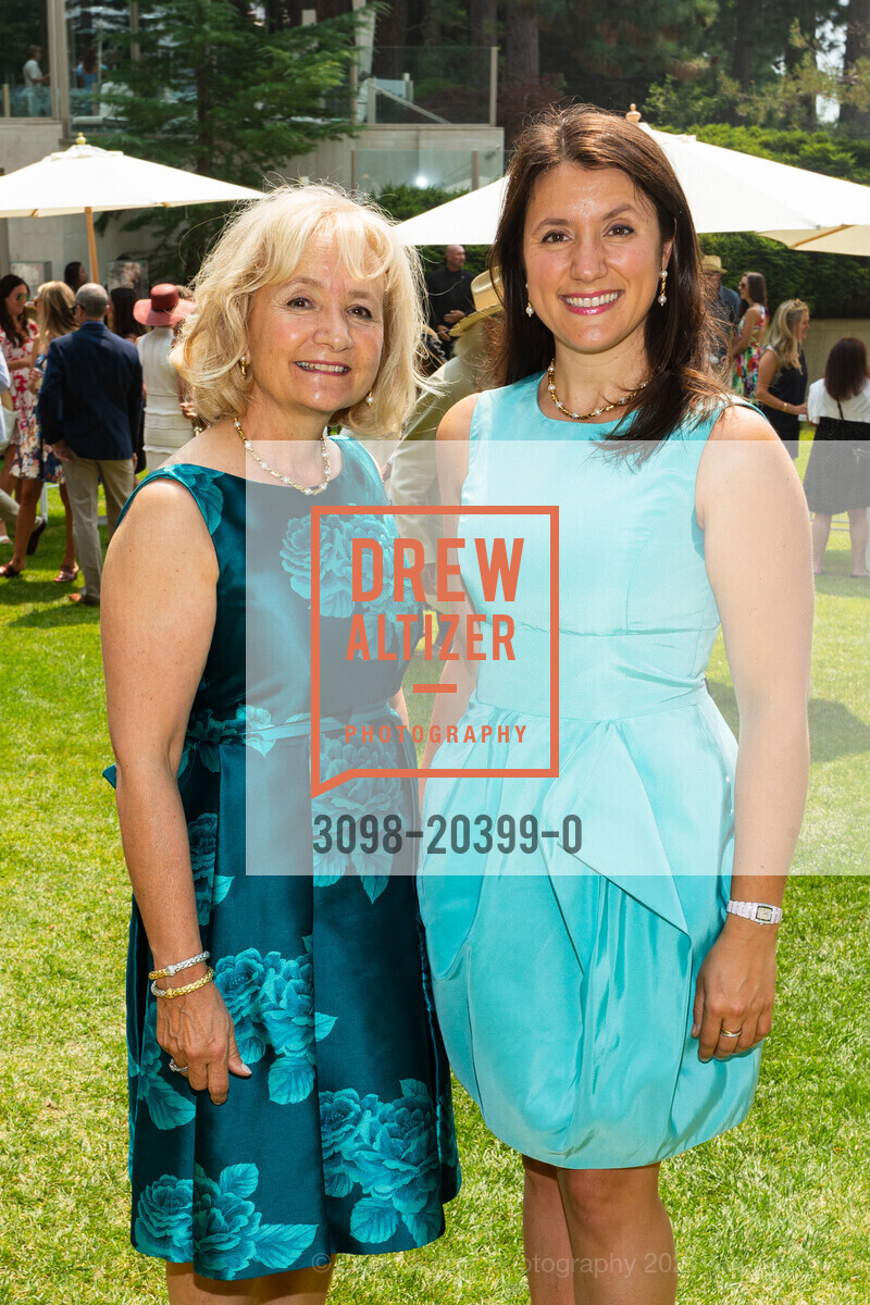Gina Podesta, Amanda Podesta, Saks Fifth Avenue & Oscar de la Renta Fashion Show Benefiting the League to Save Lake Tahoe, Private Residence, August 7th, 2021, Photo #3098-20399-0 Gina Podesta, Amanda Podesta, Photo #3098-20399-0