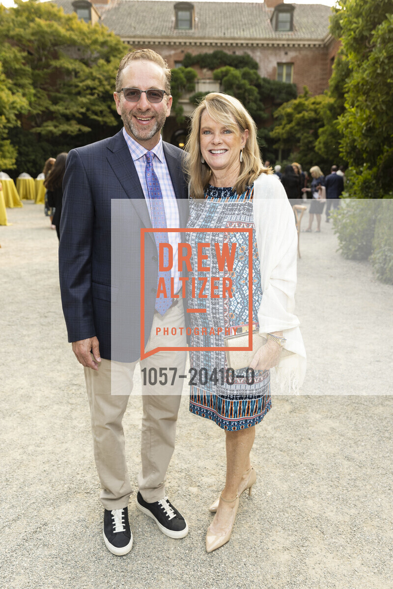 Dennis Carlson, Julie Carlson, Filoli's Gala In The Garden 2021, Filoli's. 83 Cañada Rd, Photo #1057-20410-0 Dennis Carlson, Julie Carlson, Photo #1057-20410-0