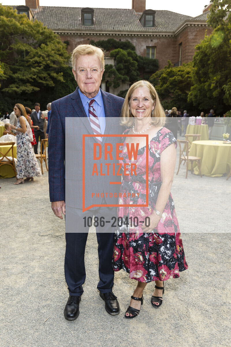Richard Moran, Carol Moran, Filoli's Gala In The Garden 2021, Filoli's. 83 Cañada Rd, Photo #1086-20410-0 Richard Moran, Carol Moran, Photo #1086-20410-0