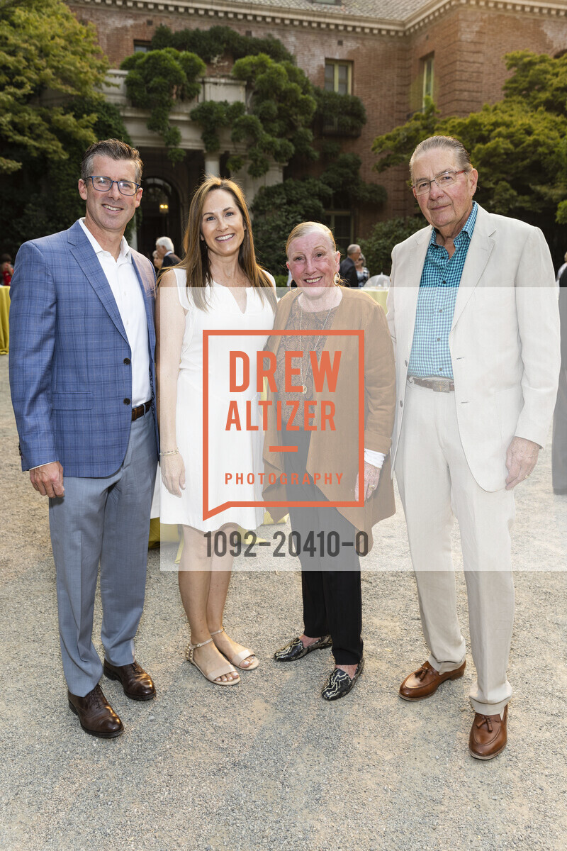 Greg Ungerman, Helen Ungerman, Barb Peyton, Ron Peyton, Filoli's Gala In The Garden 2021, Filoli's. 83 Cañada Rd, Photo #1092-20410-0 Greg Ungerman, Helen Ungerman, Barb Peyton, Ron Peyton, Photo #1092-20410-0