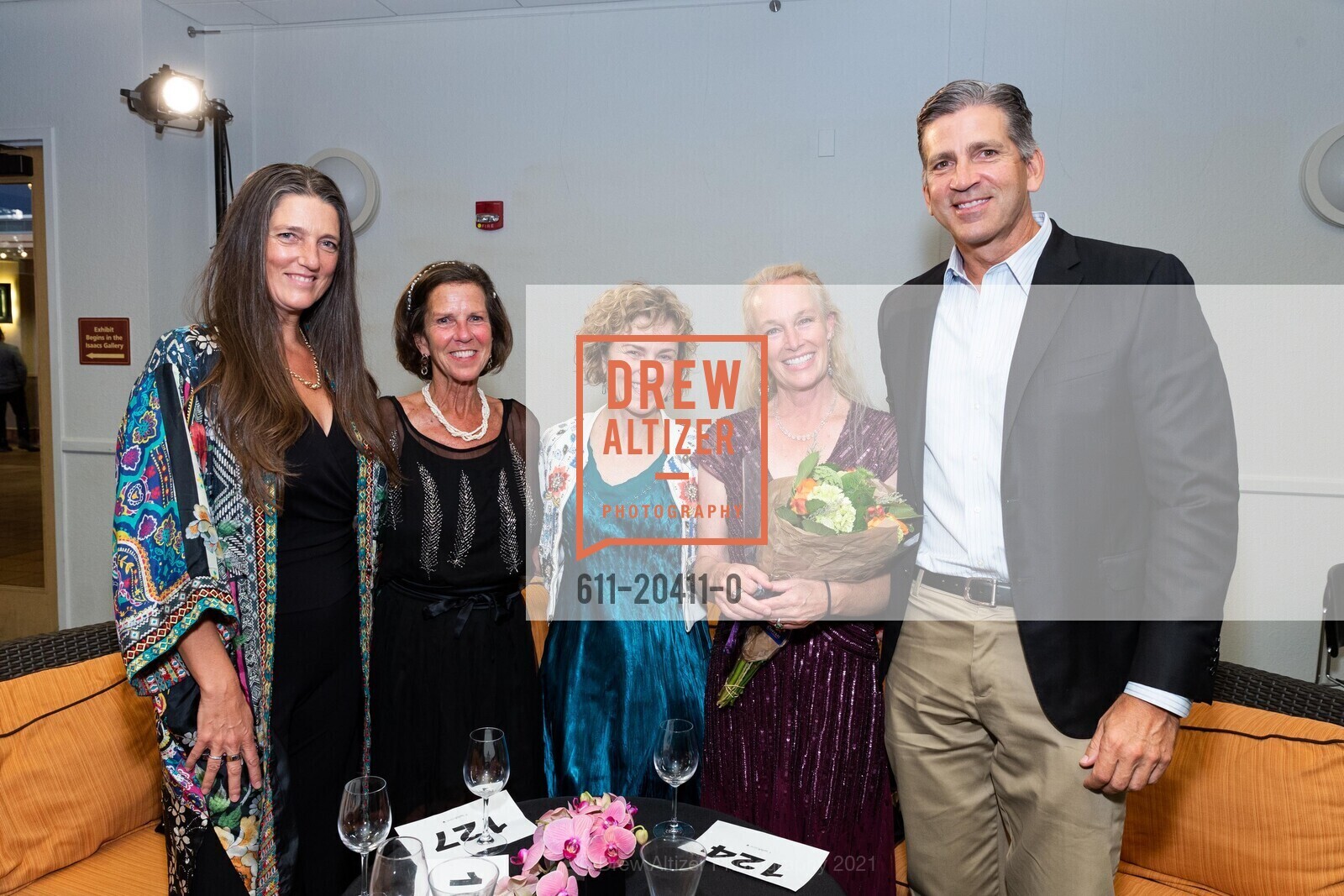 Nene Burns, Rhonda Gutenberg, Paula Rector, Kate van Gytenbeek, Gordon Langs, WildCare's Gala 2021, Osher Marin Jewish Community Center. 200 N San Pedro Rd, August 21st, 2021, Photo #611-20411-0 Nene Burns, Rhonda Gutenberg, Paula Rector, Kate van Gytenbeek, Gordon Langs, Photo #611-20411-0