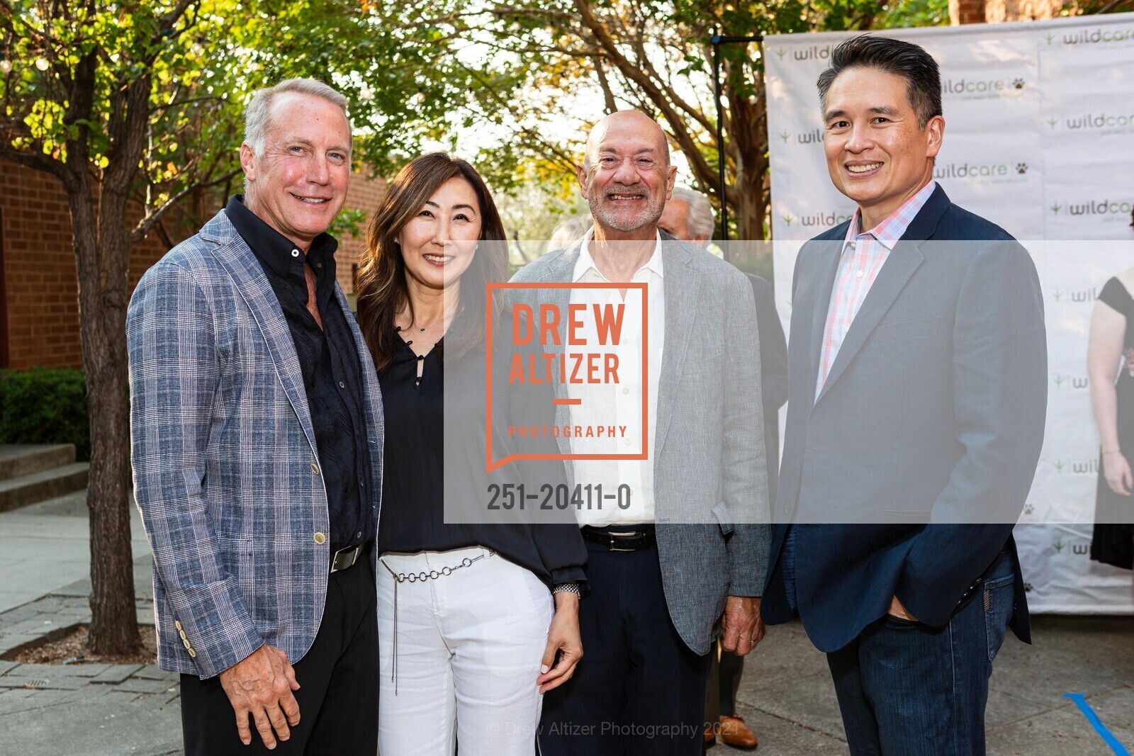 Robert Stiles, Helen Fung, Homi Vazifdar, Kuosen Fung, WildCare's Gala 2021, Osher Marin Jewish Community Center. 200 N San Pedro Rd, August 21st, 2021, Photo #251-20411-0 Robert Stiles, Helen Fung, Homi Vazifdar, Kuosen Fung, Photo #251-20411-0