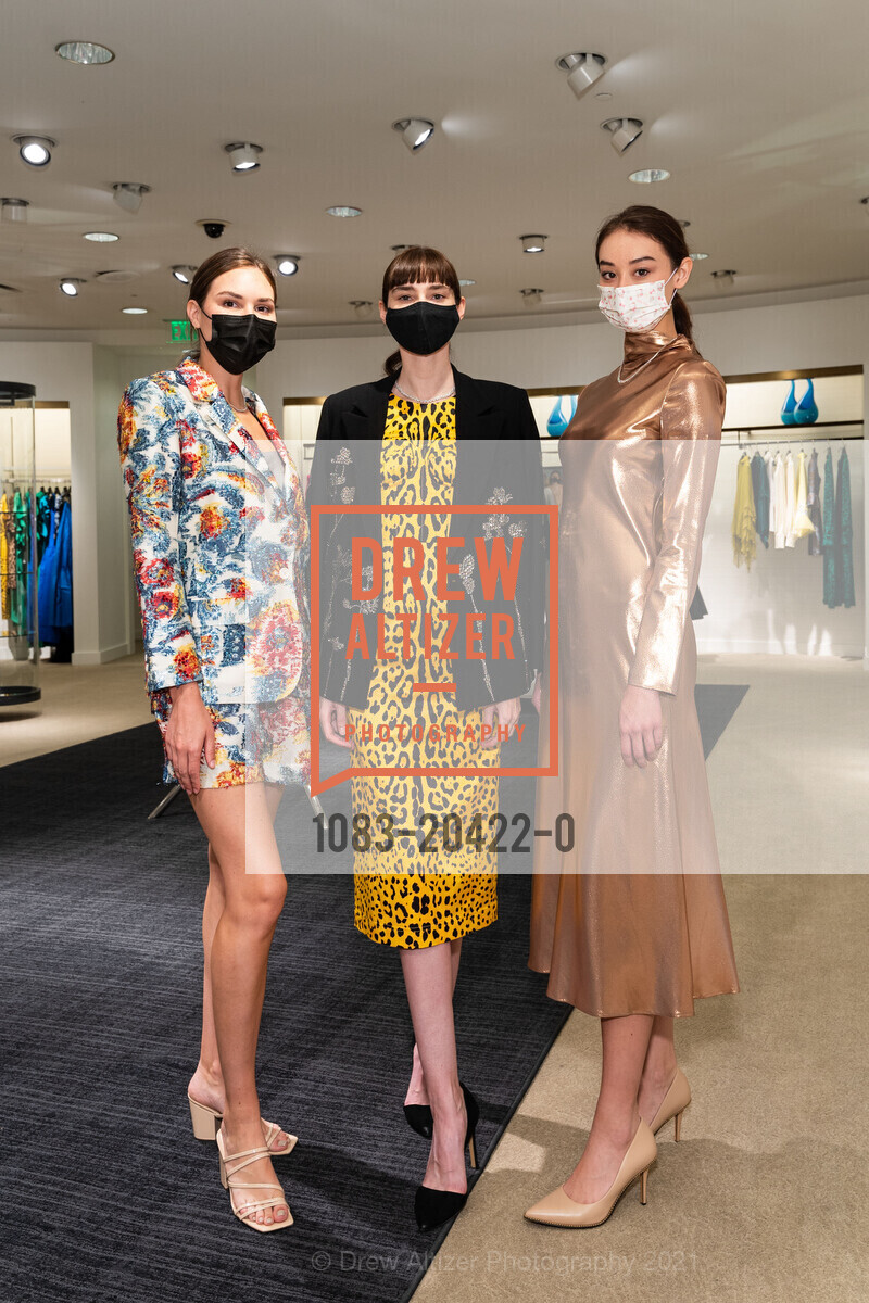 Vanessa Wilkinson, Alyssa Moore, Sophia Bruinsma, Neiman Marcus hosts SF Symphony Cocktail Party 2021, Neiman Marcus. 150 Stockton St, September 9th, 2021, Photo #1083-20422-0 Vanessa Wilkinson, Alyssa Moore, Sophia Bruinsma, Photo #1083-20422-0