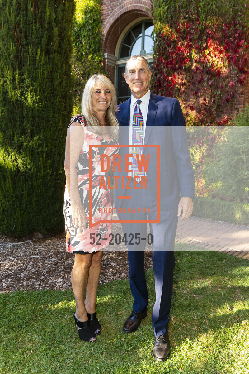Lisa Callagy, Mike Callagy, San Mateo County History Makers Honors Joe Cotchett, Filoli Historic House & Garden. 86 Cañada Rd, September 10th, 2021, Photo #52-20425-0 Lisa Callagy, Mike Callagy, Photo #52-20425-0