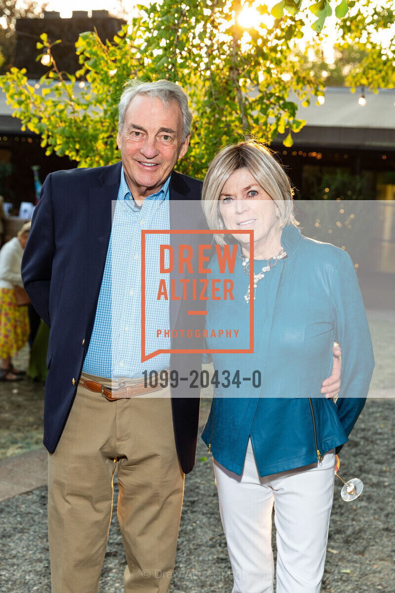 Wallace Lourdeaux, Roseanna Lourdeaux, Marin Art and Garden Center's 2021 Harvest Dinner, Marin Art and Garden Center. 30 Sir Francis Drake Blvd, September 17th, 2021, Photo #1099-20434-0 Wallace Lourdeaux, Roseanna Lourdeaux, Photo #1099-20434-0