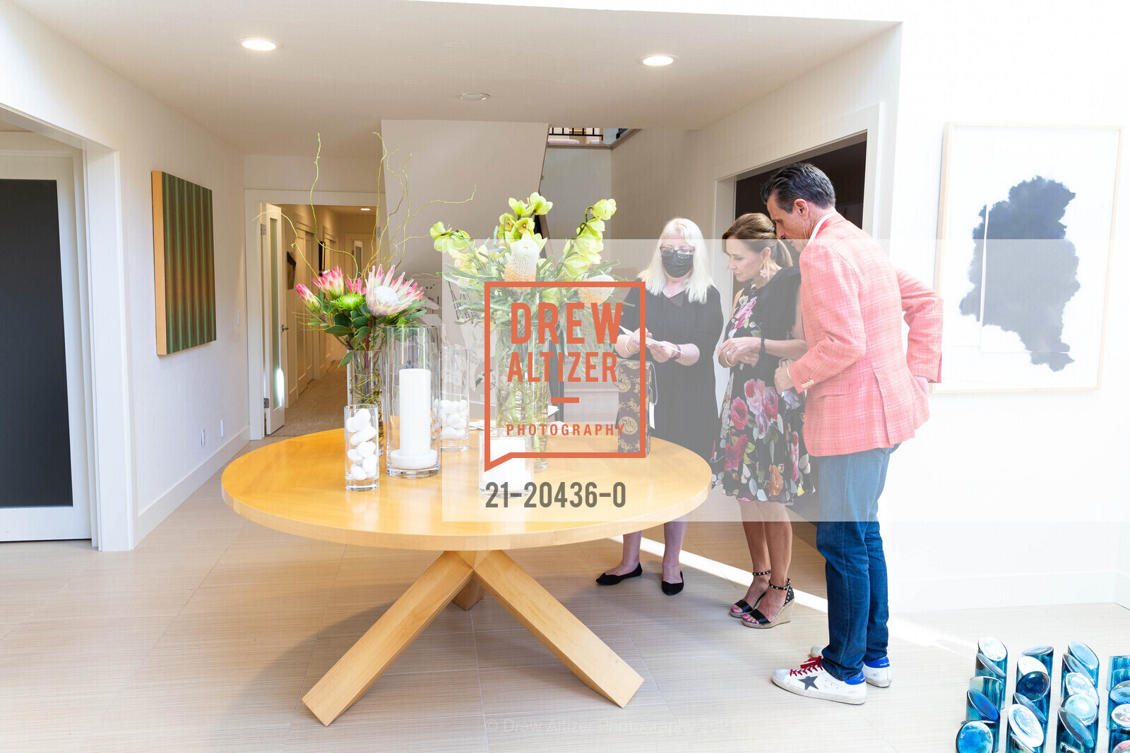 Kathleen Backus, Roxanne Fleming, David Soward, San Jose Museum of Art Gala Watch Parties 2021!, Private Residence, September 18th, 2021, Photo #21-20436-0 Kathleen Backus, Roxanne Fleming, David Soward, Photo #21-20436-0