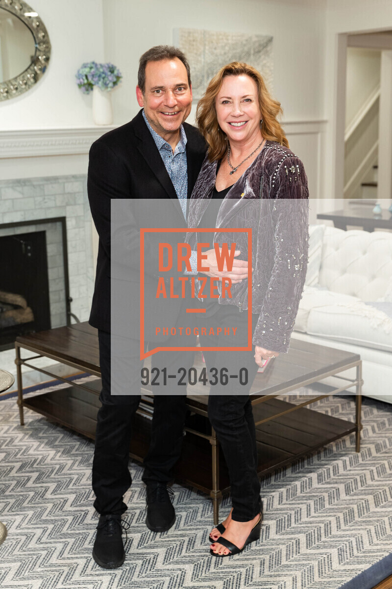 Rob Kotmel, Maja Nelson, San Jose Museum of Art Gala Watch Parties 2021!, Private Residence, September 18th, 2021, Photo #921-20436-0 Rob Kotmel, Maja Nelson, Photo #921-20436-0
