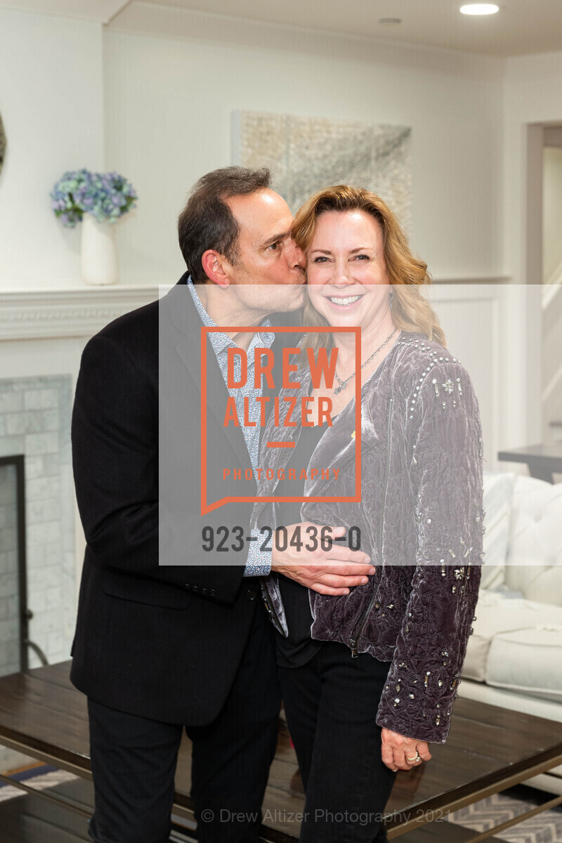 Rob Kotmel, Maja Nelson, San Jose Museum of Art Gala Watch Parties 2021!, Private Residence, September 18th, 2021, Photo #923-20436-0 Rob Kotmel, Maja Nelson, Photo #923-20436-0