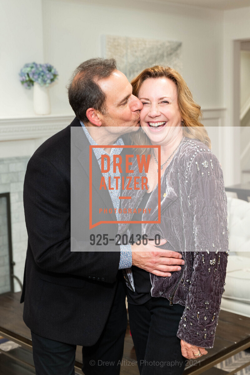 Rob Kotmel, Maja Nelson, San Jose Museum of Art Gala Watch Parties 2021!, Private Residence, September 18th, 2021, Photo #925-20436-0 Rob Kotmel, Maja Nelson, Photo #925-20436-0