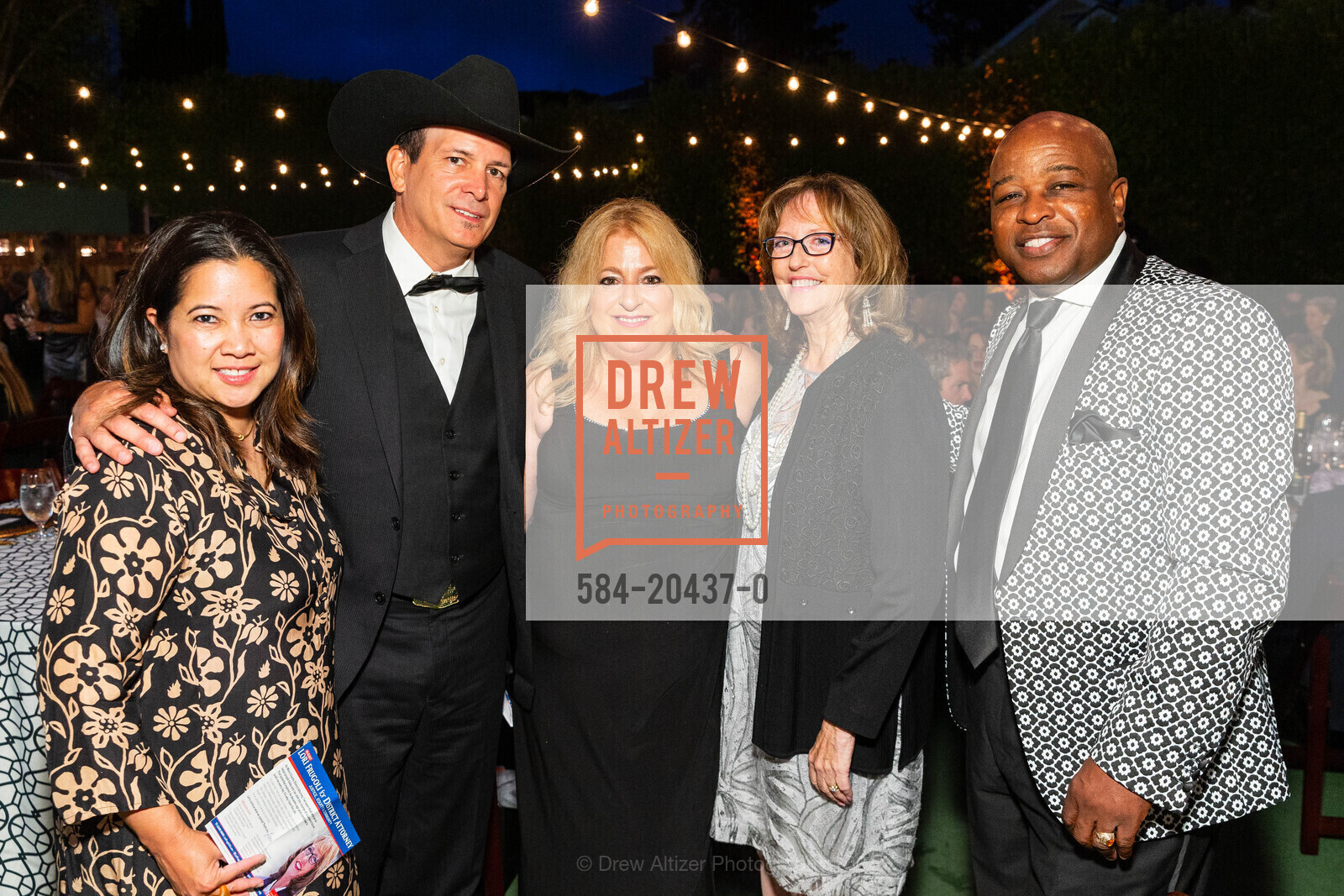 Karla Cervantes, Ernie Cervantes, Holli Thier, Lori Frugoli, Otis Bruce, Side by Side's REACH FOR THE STARS Gala, 1 Locust Ct. 1 Locust Ave, San Rafael, CA 94901 US, September 19th, 2021, Photo #584-20437-0 Karla Cervantes, Ernie Cervantes, Holli Thier, Lori Frugoli, Otis Bruce, Photo #584-20437-0