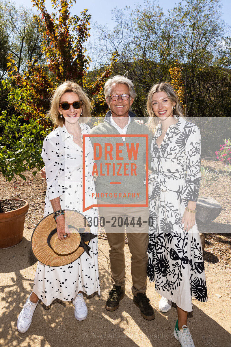 Terry Gamble Boyer, Peter Boyer, Anna Boyer, ODC's Fall For Art at McEvoy Ranch, McEvoy Ranch. 5935 Red Hill Rd, September 26th, 2021, Photo #1300-20444-0 Terry Gamble Boyer, Peter Boyer, Anna Boyer, Photo #1300-20444-0