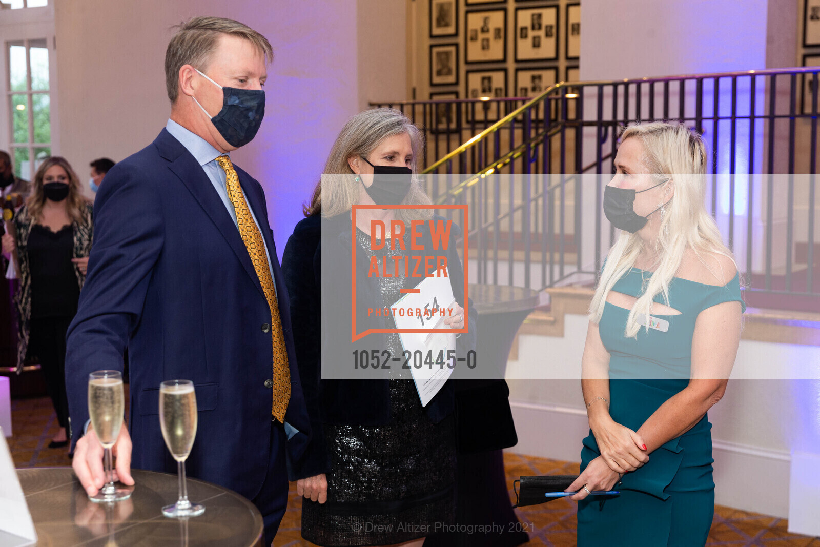 Steve Carlson, Fiona Smythe, Susan Hopkinson-Fishman, Juma Ventures, Paths To Possibility Gala, The Olympic Club. 599 CA-35, September 25th, 2021, Photo #1052-20445-0 Steve Carlson, Fiona Smythe, Susan Hopkinson-Fishman, Photo #1052-20445-0