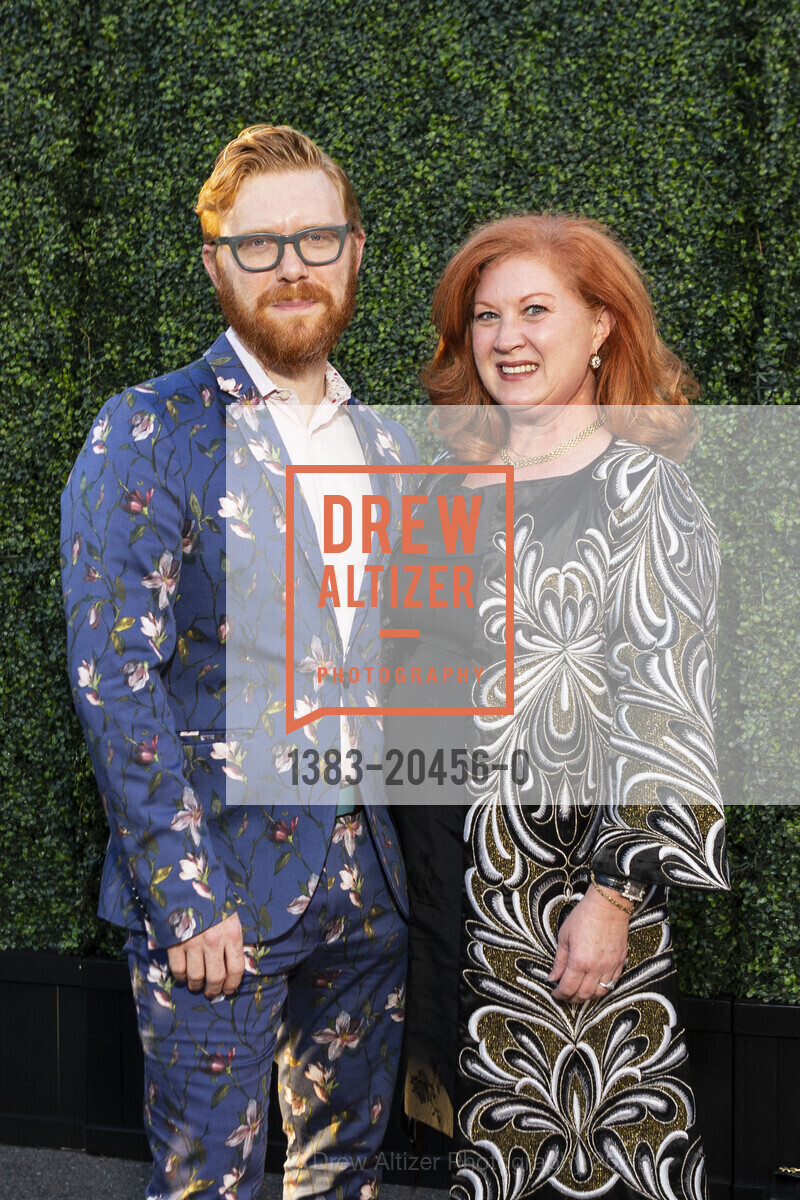 Aaron Goldsmid, Laura Posey, SF Symphony Re-Opening Night Gala, Louise M. Davies Symphony Hall. 201 Van Ness Ave, October 1st, 2021, Photo #1383-20456-0 Aaron Goldsmid, Laura Posey, Photo #1383-20456-0