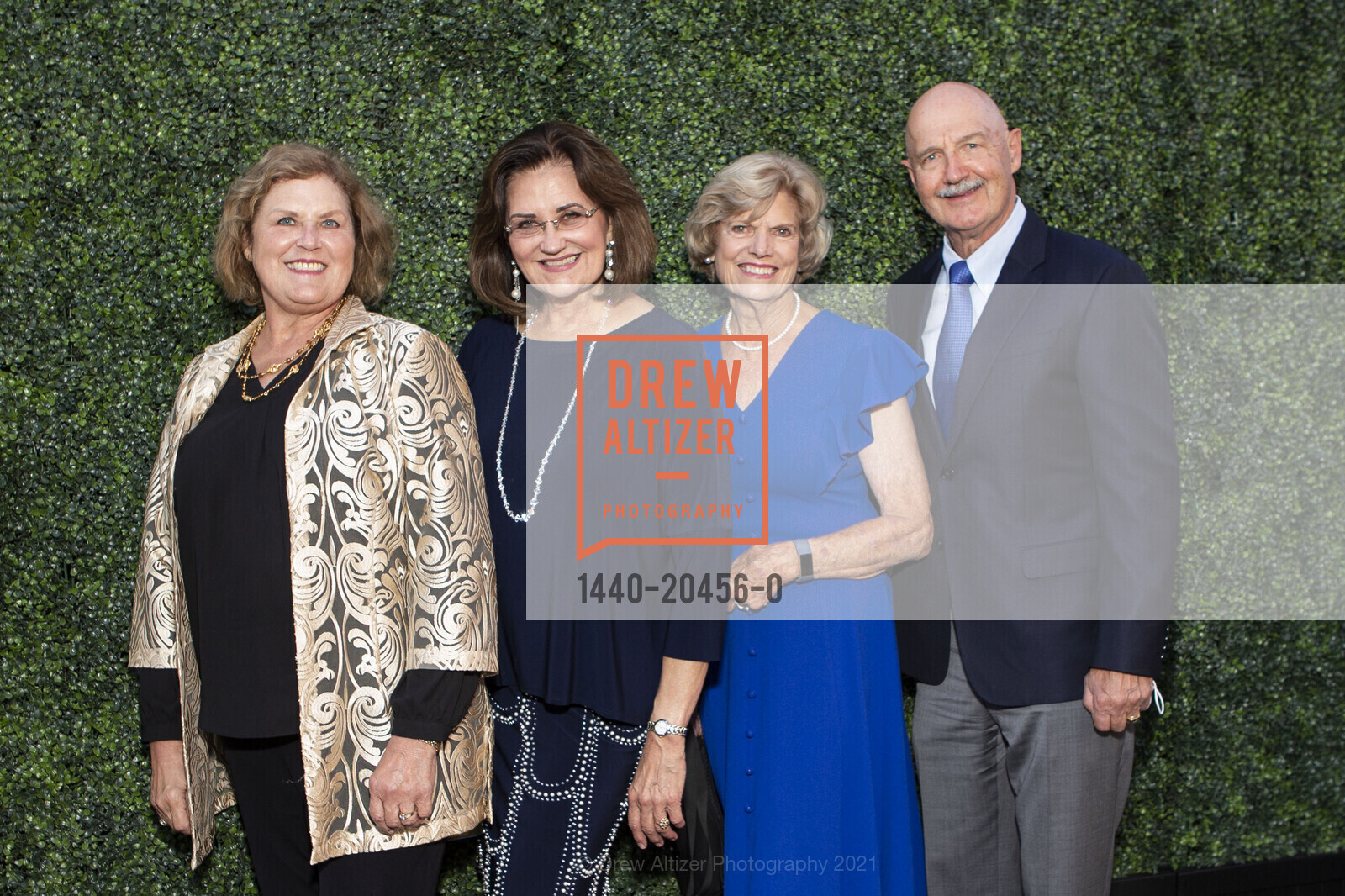 Julie Selby, Teresa Ruter, Suzanne Kerns, Rene Welty, SF Symphony Re-Opening Night Gala, Louise M. Davies Symphony Hall. 201 Van Ness Ave, October 1st, 2021, Photo #1440-20456-0 Julie Selby, Teresa Ruter, Suzanne Kerns, Rene Welty, Photo #1440-20456-0