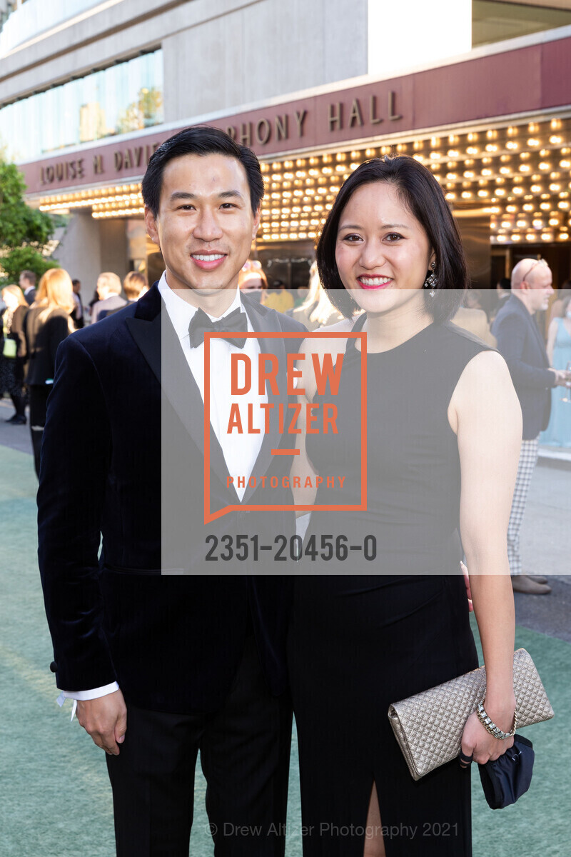Kevin Yeh, Catherine Meng, SF Symphony Re-Opening Night Gala, Louise M. Davies Symphony Hall. 201 Van Ness Ave, October 1st, 2021, Photo #2351-20456-0 Kevin Yeh, Catherine Meng, Photo #2351-20456-0