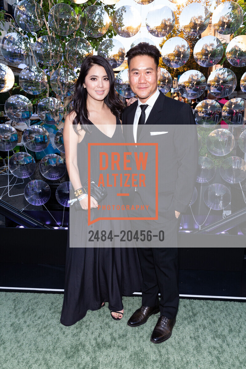 Catherine Dao, Jerry Chen, SF Symphony Re-Opening Night Gala, Louise M. Davies Symphony Hall. 201 Van Ness Ave, October 1st, 2021, Photo #2484-20456-0 Catherine Dao, Jerry Chen, Photo #2484-20456-0