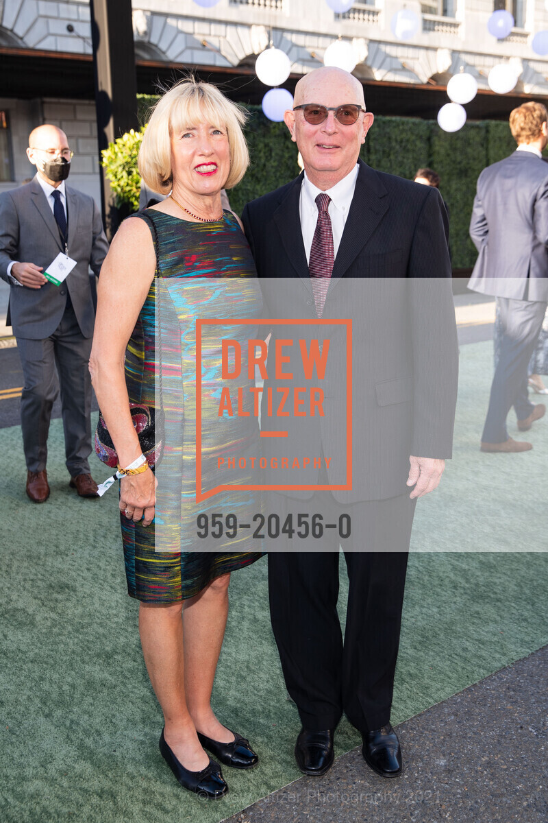 Lydia Beebe, Charles Doyle, SF Symphony Re-Opening Night Gala, Louise M. Davies Symphony Hall. 201 Van Ness Ave, October 1st, 2021, Photo #959-20456-0 Lydia Beebe, Charles Doyle, Photo #959-20456-0