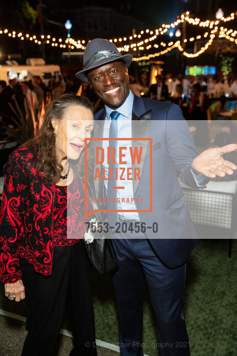 Doris Tumey, Aaron Barnell, SF Symphony Re-Opening Night Gala, Louise M. Davies Symphony Hall. 201 Van Ness Ave, October 1st, 2021, Photo #7553-20456-0 Doris Tumey, Aaron Barnell, Photo #7553-20456-0