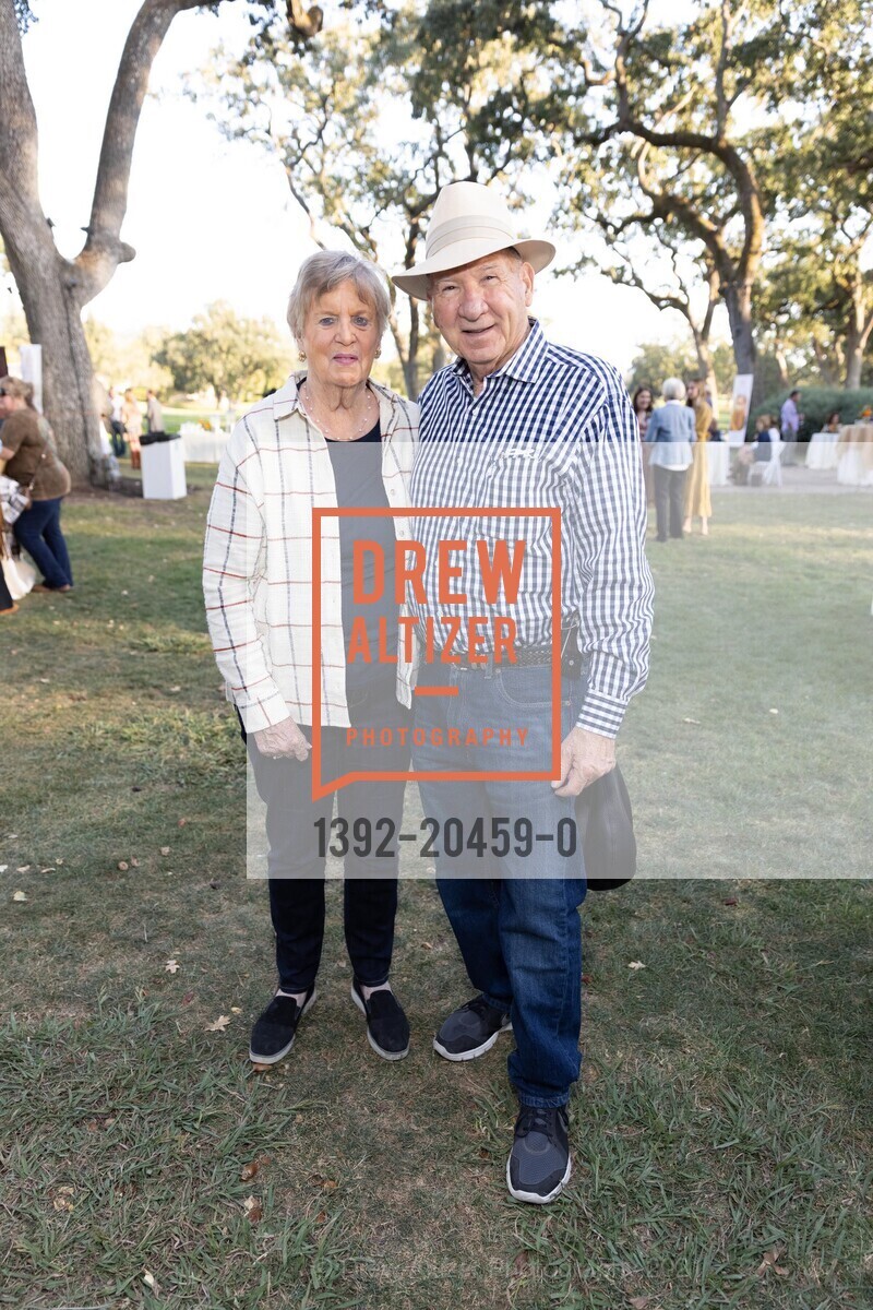 Karen Nibbi, Sergio Nibbi, Family House 25th Annual Cabs 'Goes Country', Silverado Resort & Spa. 1600 Atlas Peak Rd, October 2nd, 2021, Photo #1392-20459-0 Karen Nibbi, Sergio Nibbi, Photo #1392-20459-0