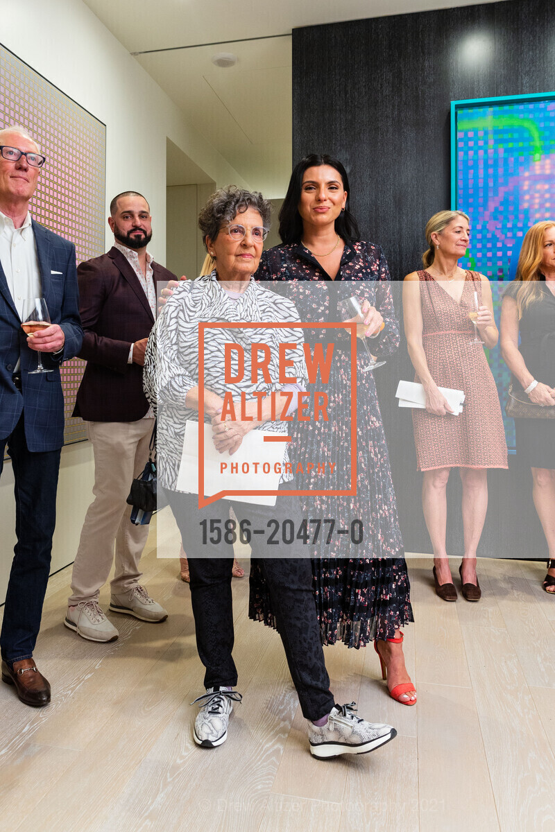 Anthony Kwiecien, Benjamin Vivo-Wachter, Gia Wachter, Carmen Legarda, Julie Metzger, 181 Fremont Gallery 181 Hosts Opening of Mitchell- Innes & Nash, 181 Fremont. 181 Fremont, October 15th, 2021, Photo #1586-20477-0 Anthony Kwiecien, Benjamin Vivo-Wachter, Gia Wachter, Carmen Legarda, Julie Metzger, Photo #1586-20477-0