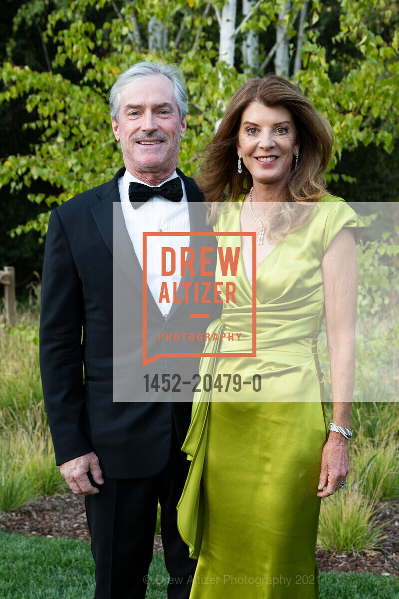 Ken Lawler, Anne Lawler, Part The Cloud Gala Benefitting Alzheimer's Association, Private Res, October 16th, 2021, Photo #1452-20479-0 Ken Lawler, Anne Lawler, Photo #1452-20479-0